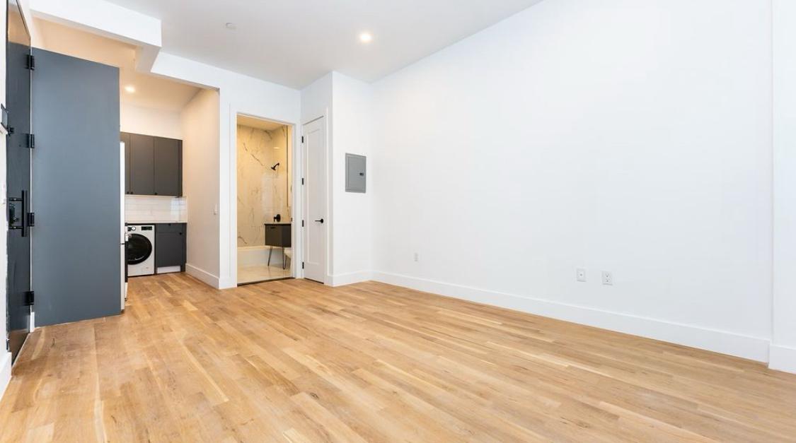 422 1/2 Gates Ave #1R New York Image 2