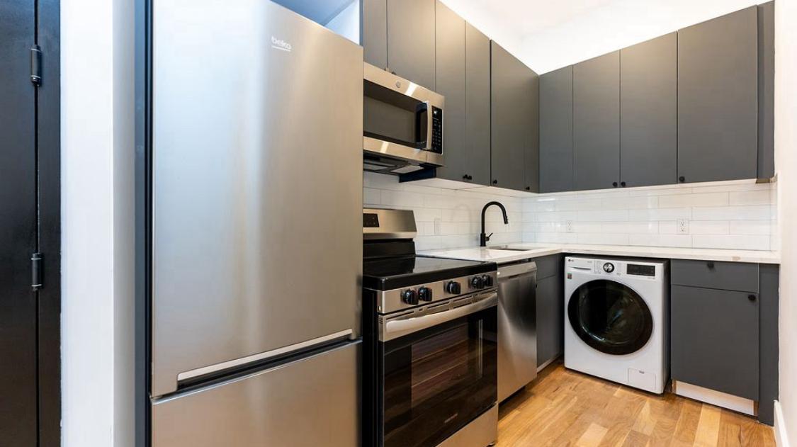 422 1/2 Gates Ave #1R New York Image 6
