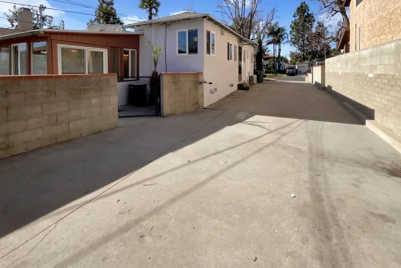 620 N Griffith Park Dr Burbank Image 28
