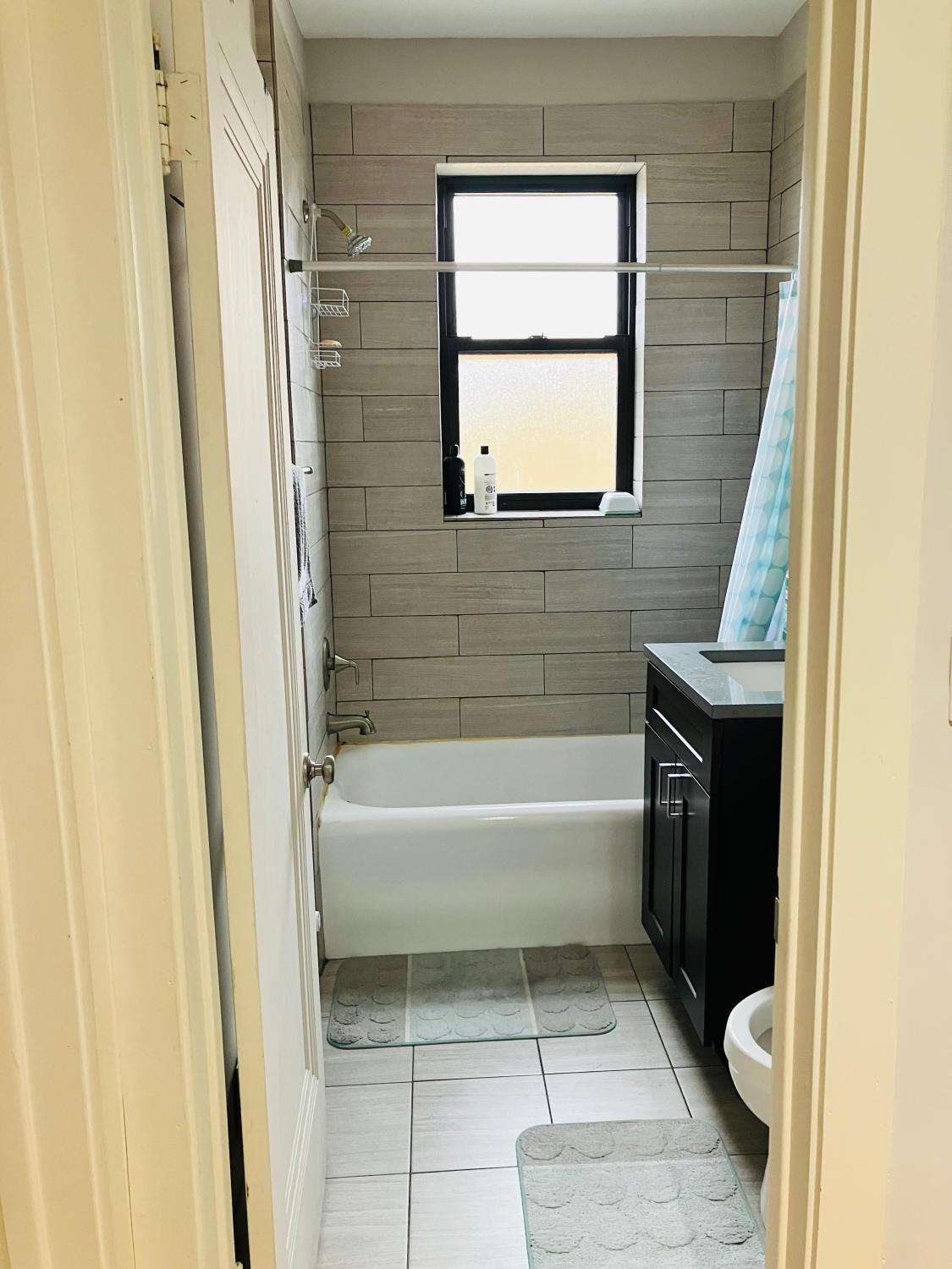 2317.5 N Rockwell St APT 3B Chicago Image 12