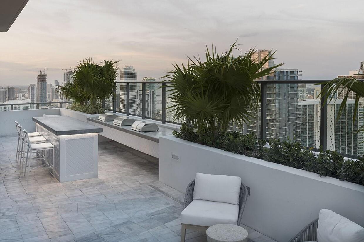86 SW 8th St Miami Image 8
