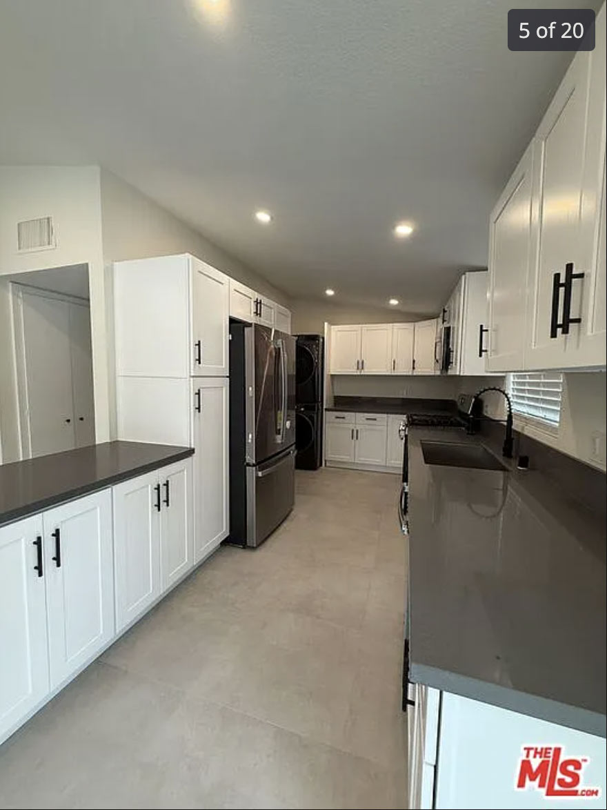 Woodland Hills, CA Los Angeles Image 12
