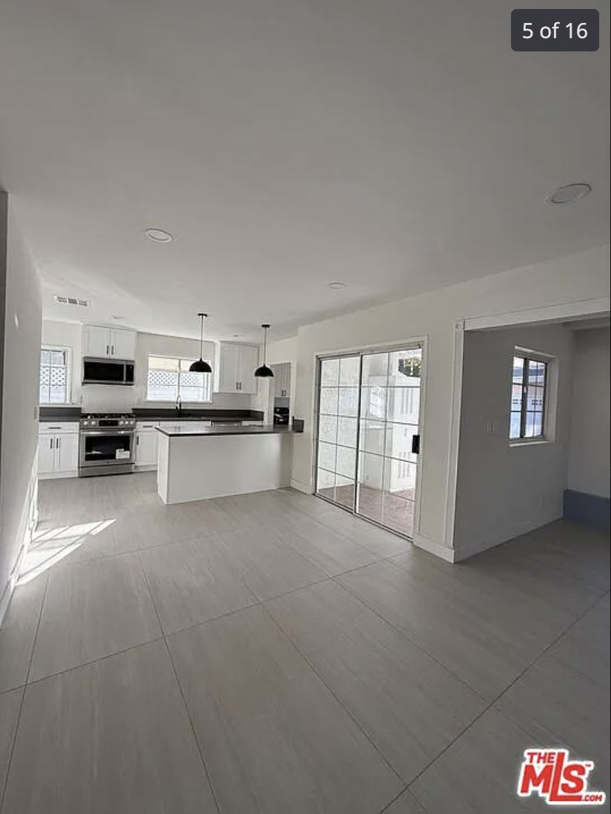 Tarzana Los Angeles Image 3