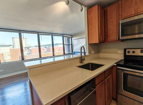 Eastgate Pl, Chicago, IL, 60640