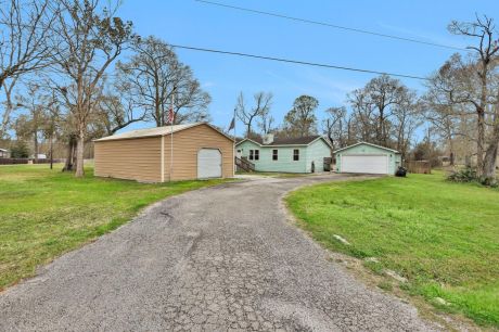 County Road, Houston, TX, 77327