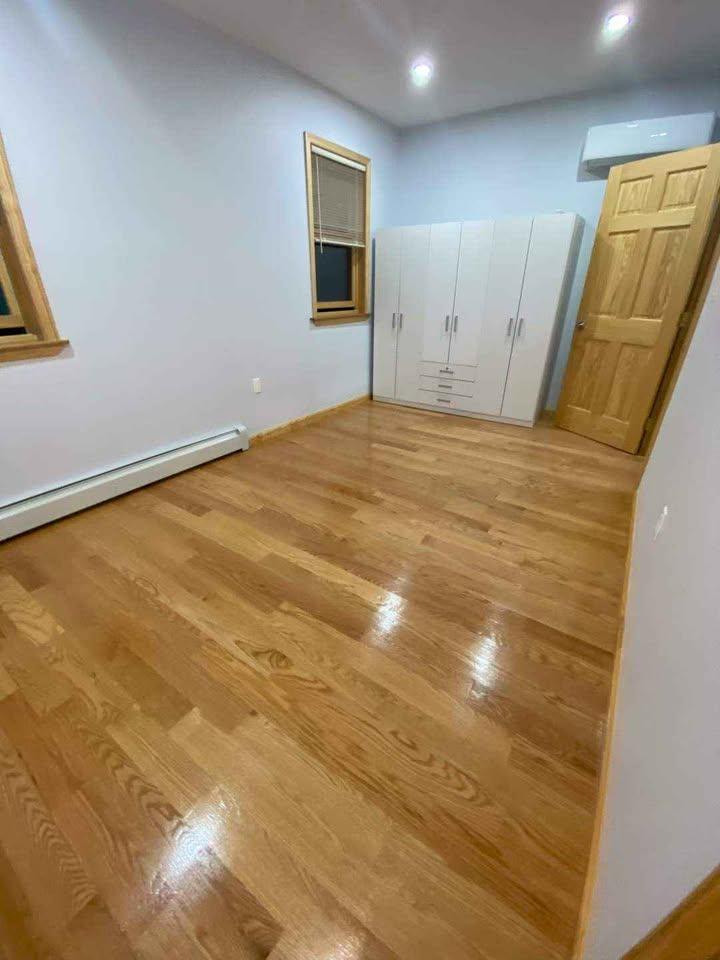 152nd St & 60th Ave New York Image 2