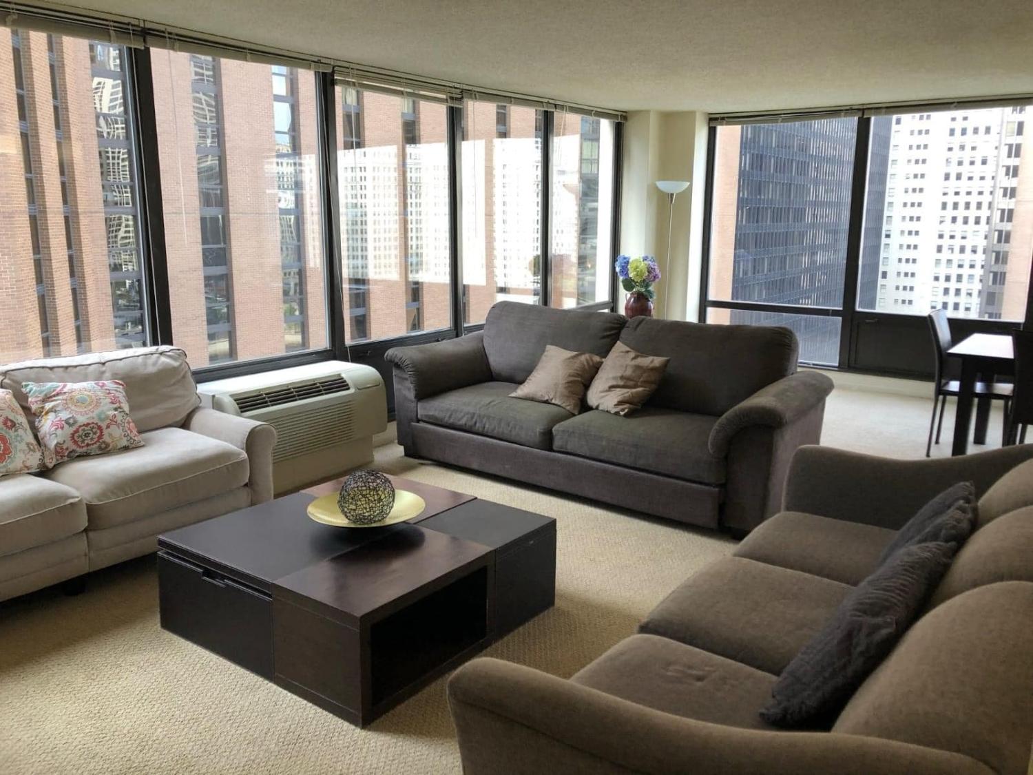 233E Wacker Dr. Chicago Image