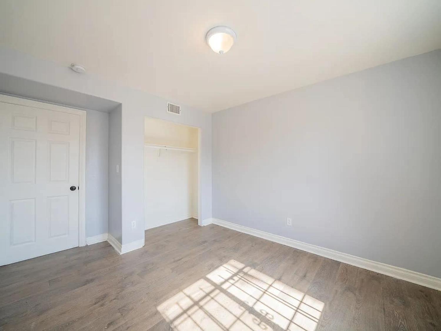 444 W 109th Pl Los Angeles Image 10