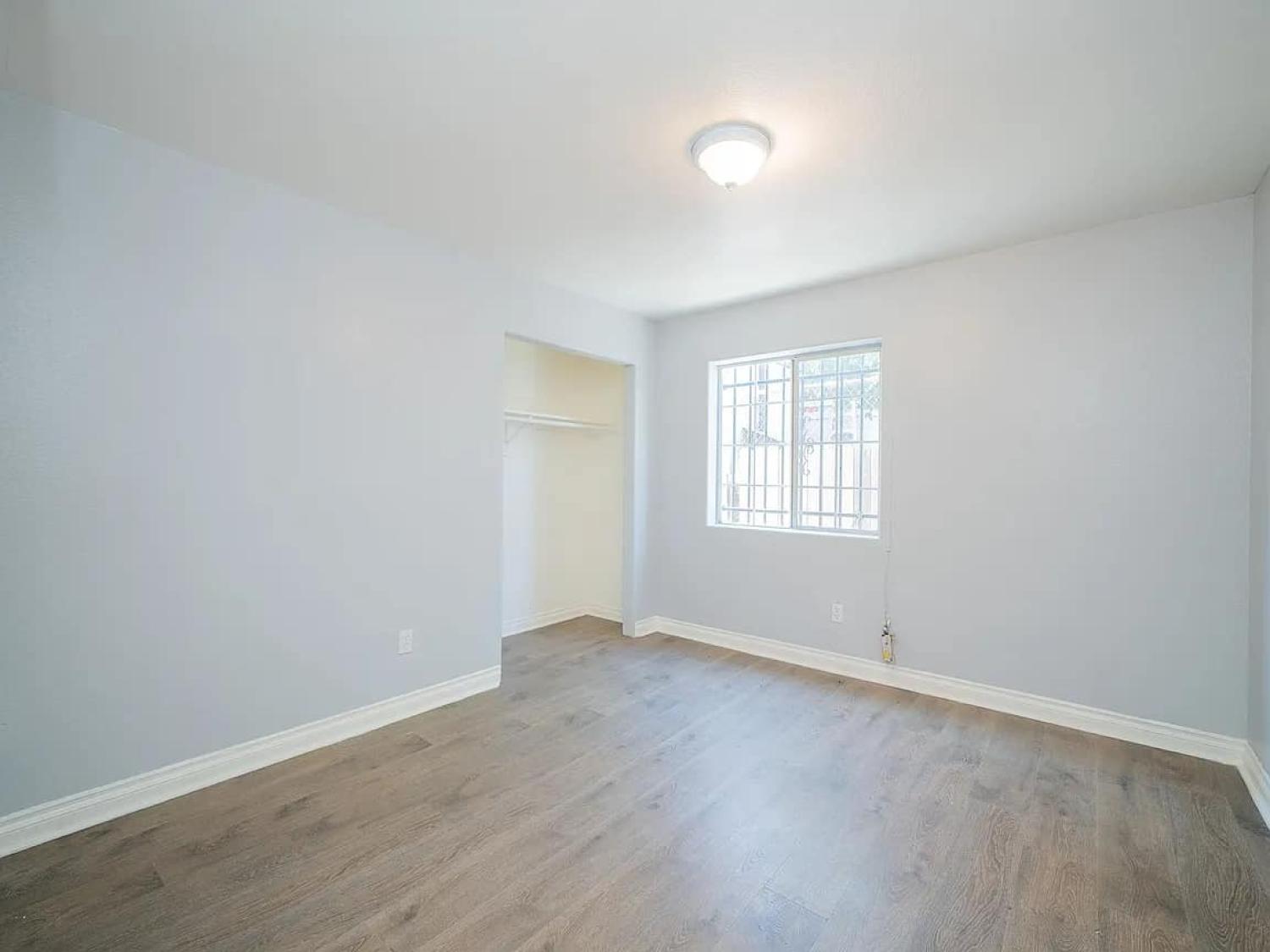 444 W 109th Pl Los Angeles Image 8