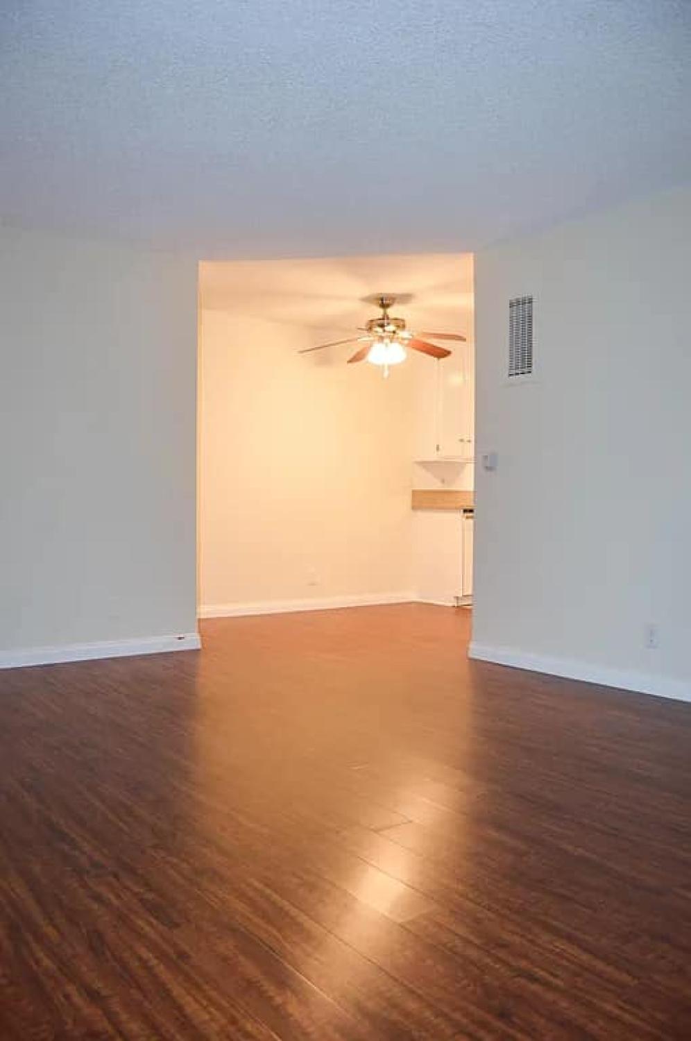 1321 Wellesley Ave APT 3 Los Angeles Image 4