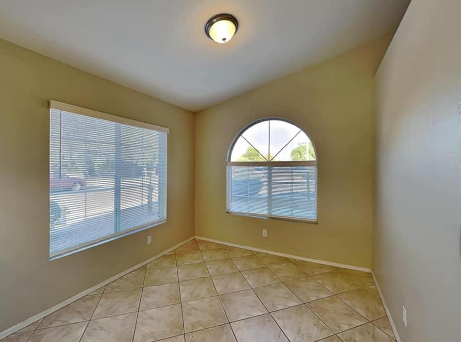 5302 S 28th Ave Phoenix Image 3