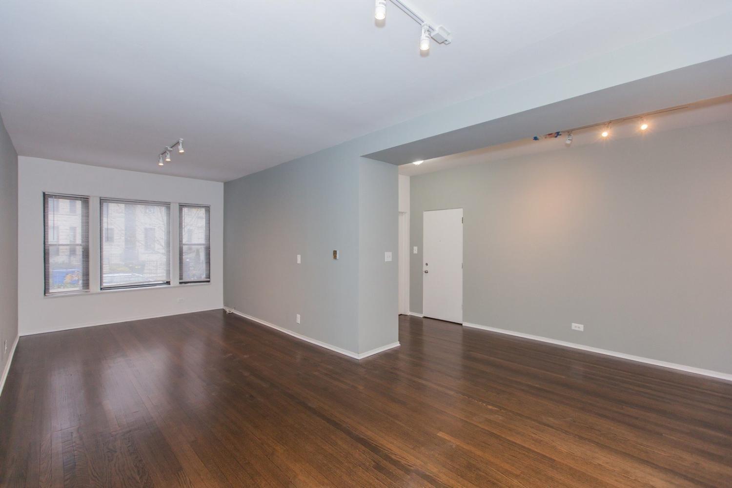 729 W Cornelia Ave Chicago Image 4