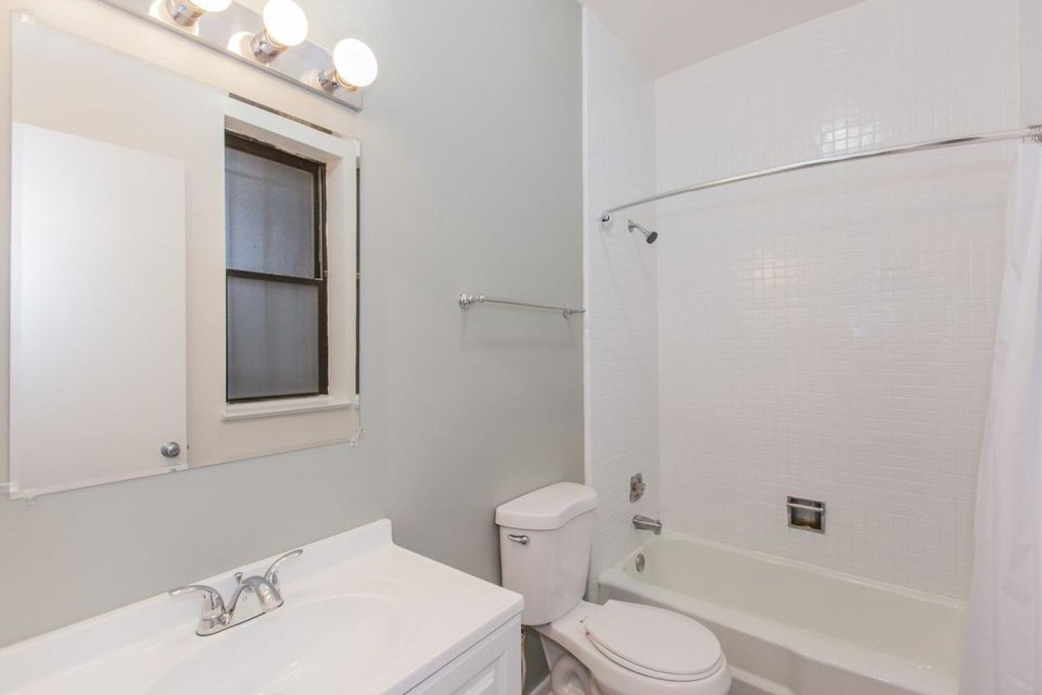 729 W Cornelia Ave Chicago Image 7