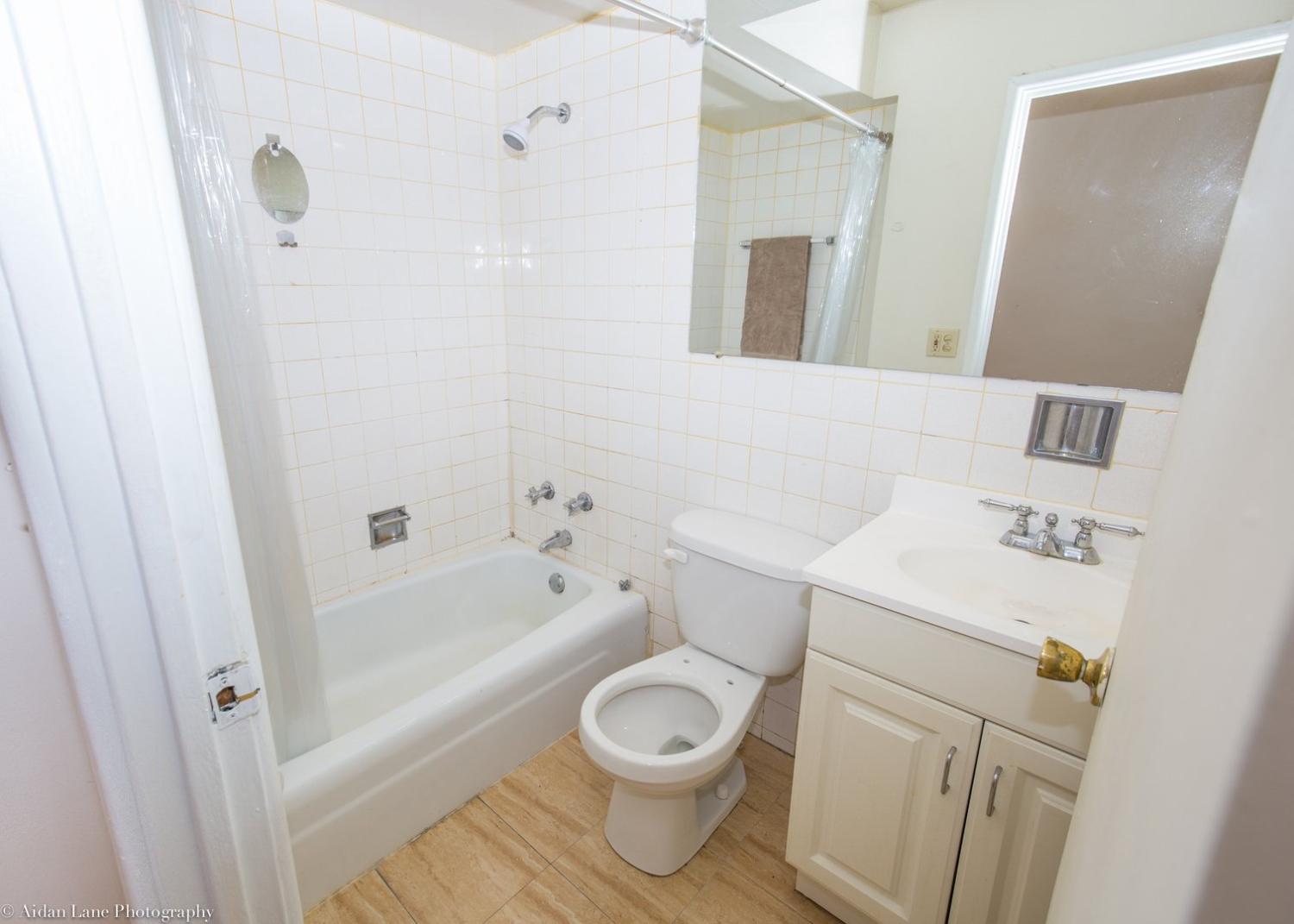 421 W Barry Ave Chicago Image 5