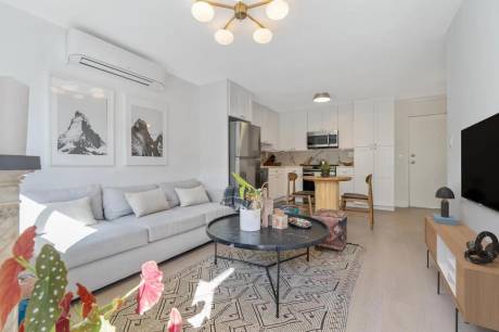 2501 W West View St, Los Angeles, CA, 90016