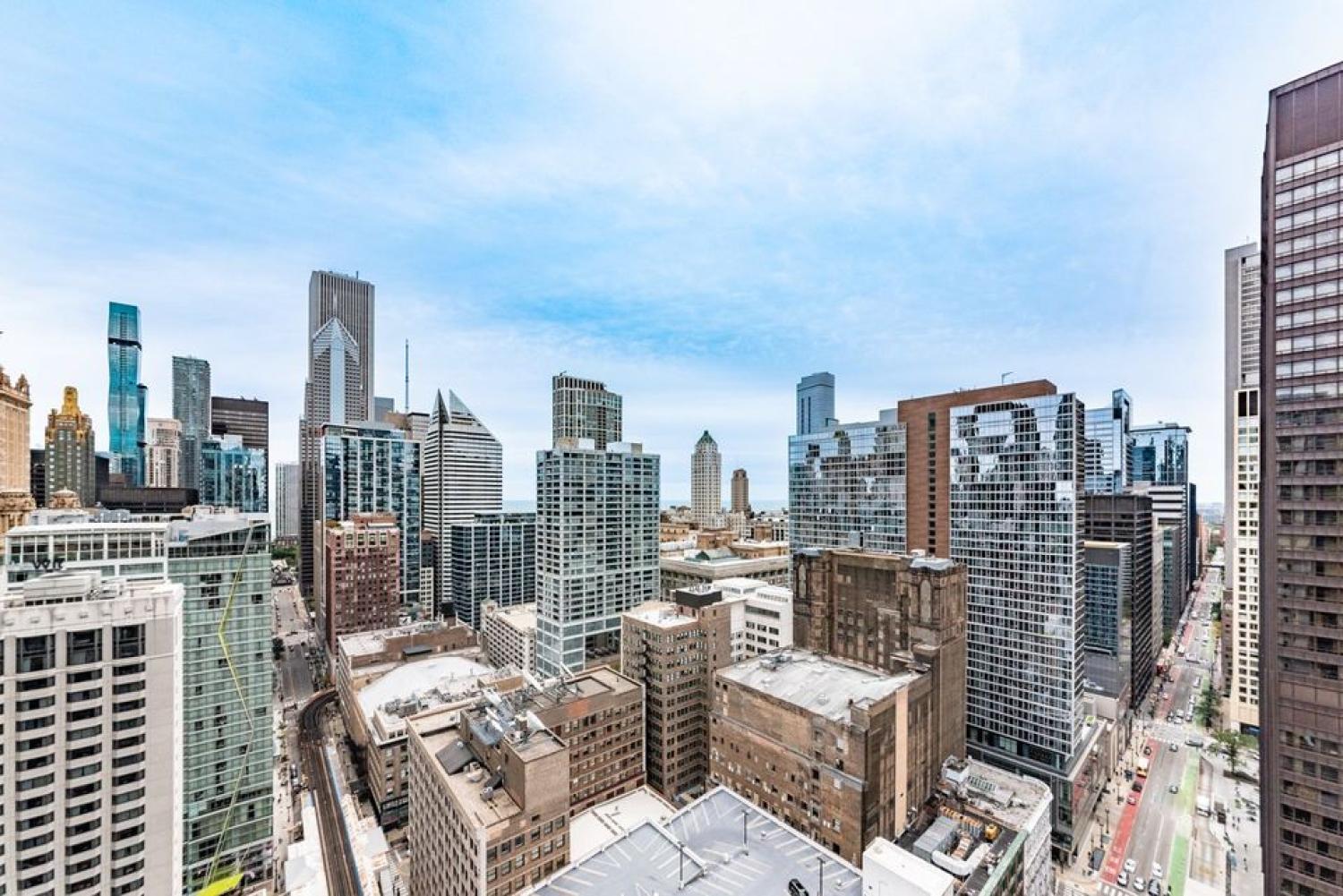 200 N Dearborn Chicago Image 17