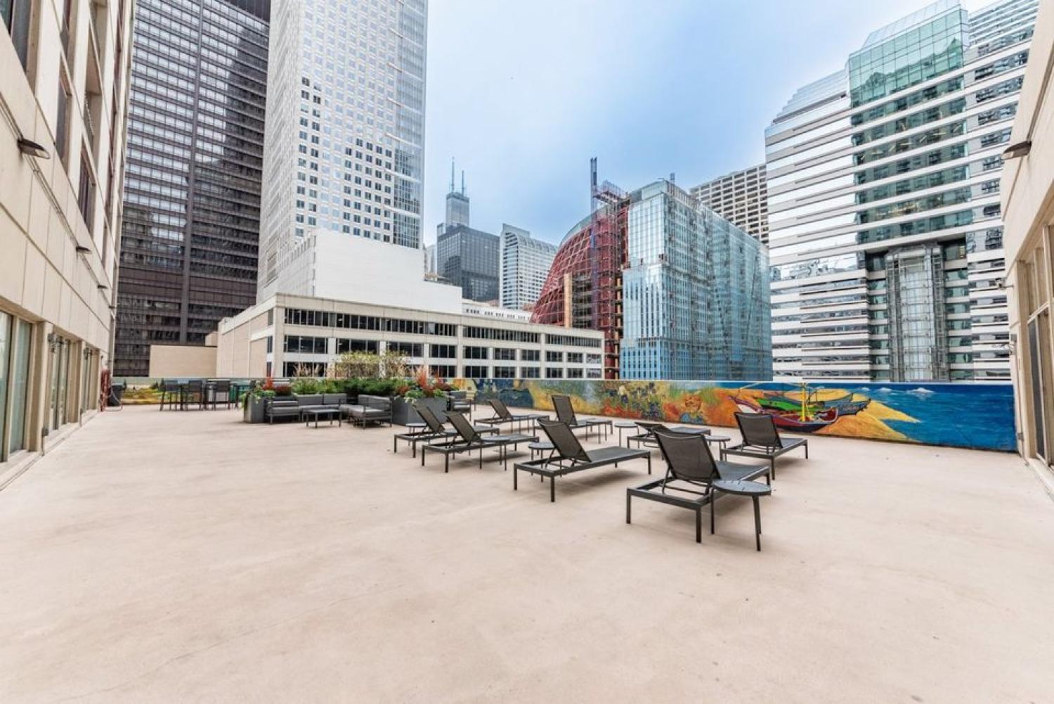200 N Dearborn Chicago Image 18