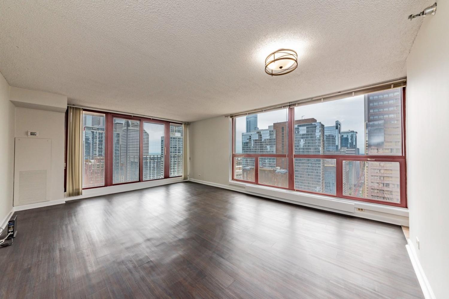 200 N Dearborn Chicago Image 7