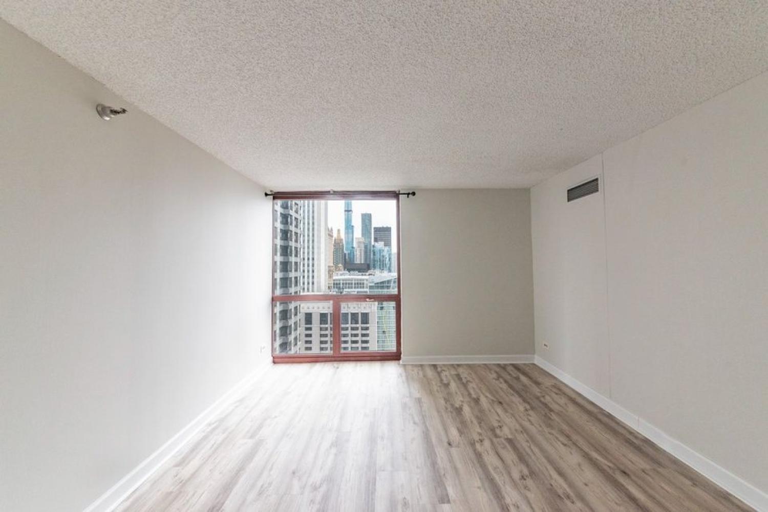 200 N Dearborn Chicago Image 8