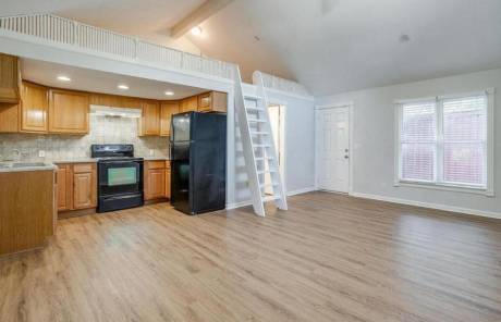 4231 S Cresthaven Rd UNIT B, Dallas, TX, 75209