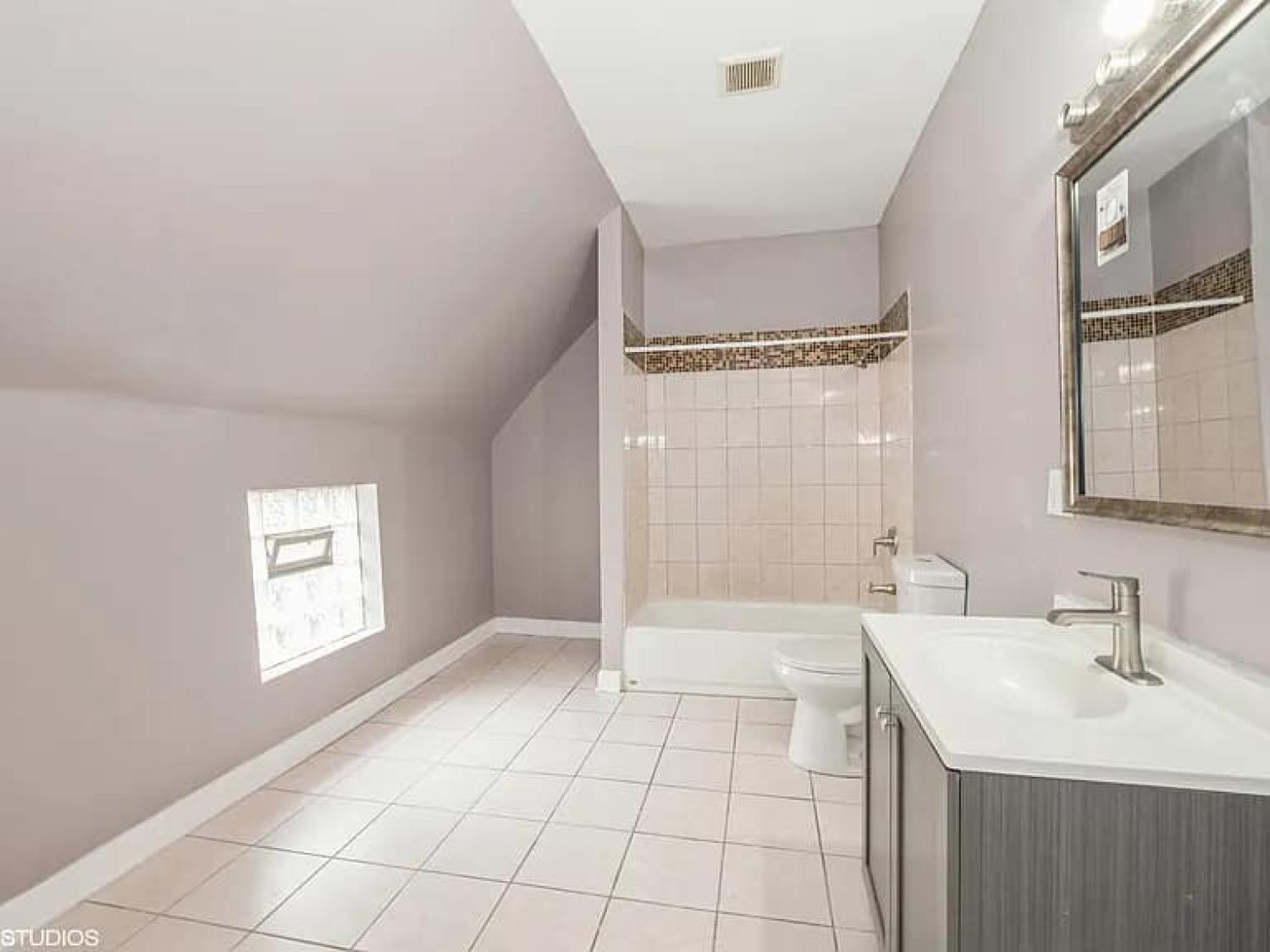 9401 S Saint Lawrence Ave Chicago Image 20