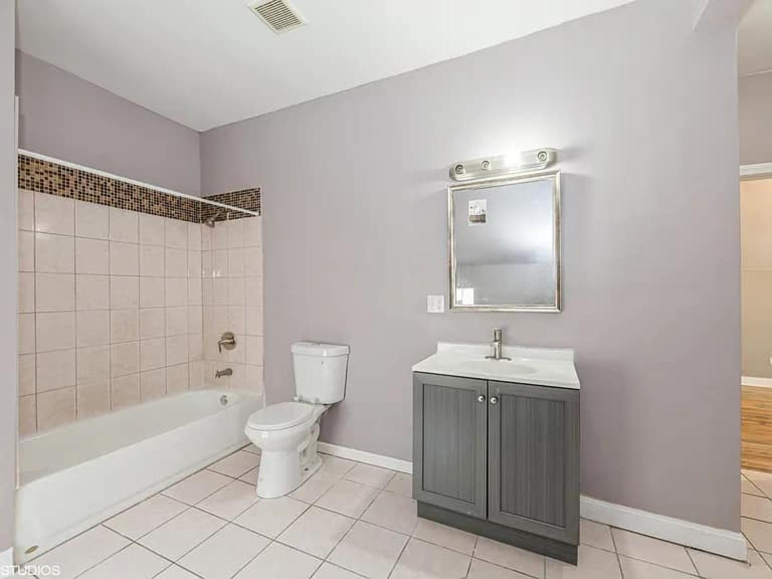 9401 S Saint Lawrence Ave Chicago Image 3