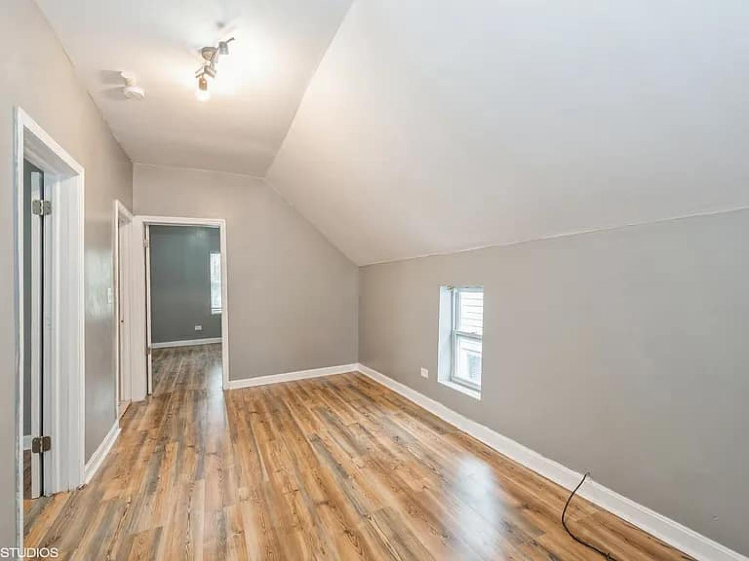 9401 S Saint Lawrence Ave Chicago Image 7