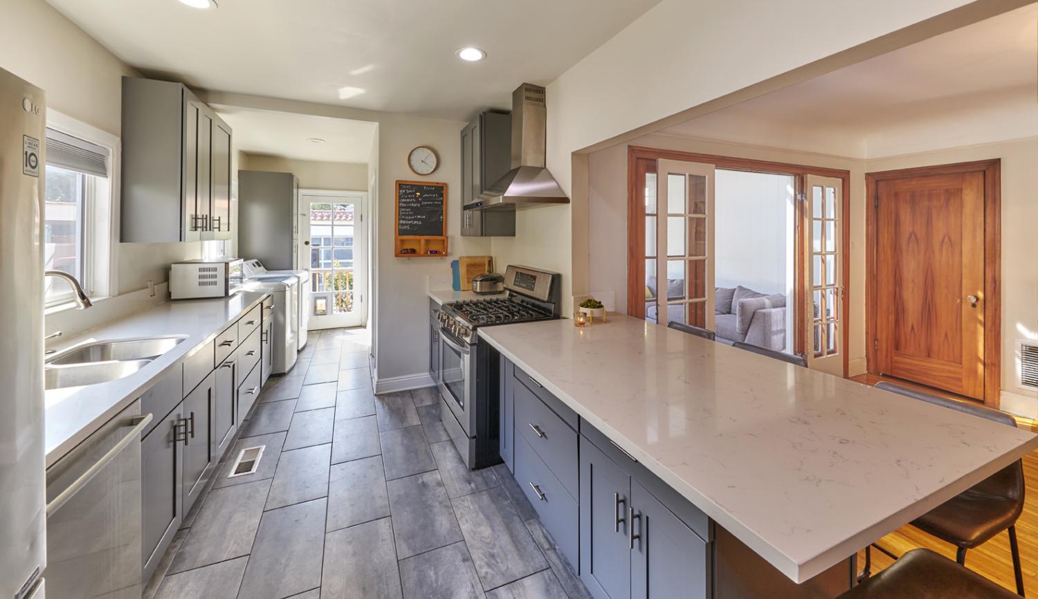 1107 S. Dunsmuir ave Los Angeles Image 17