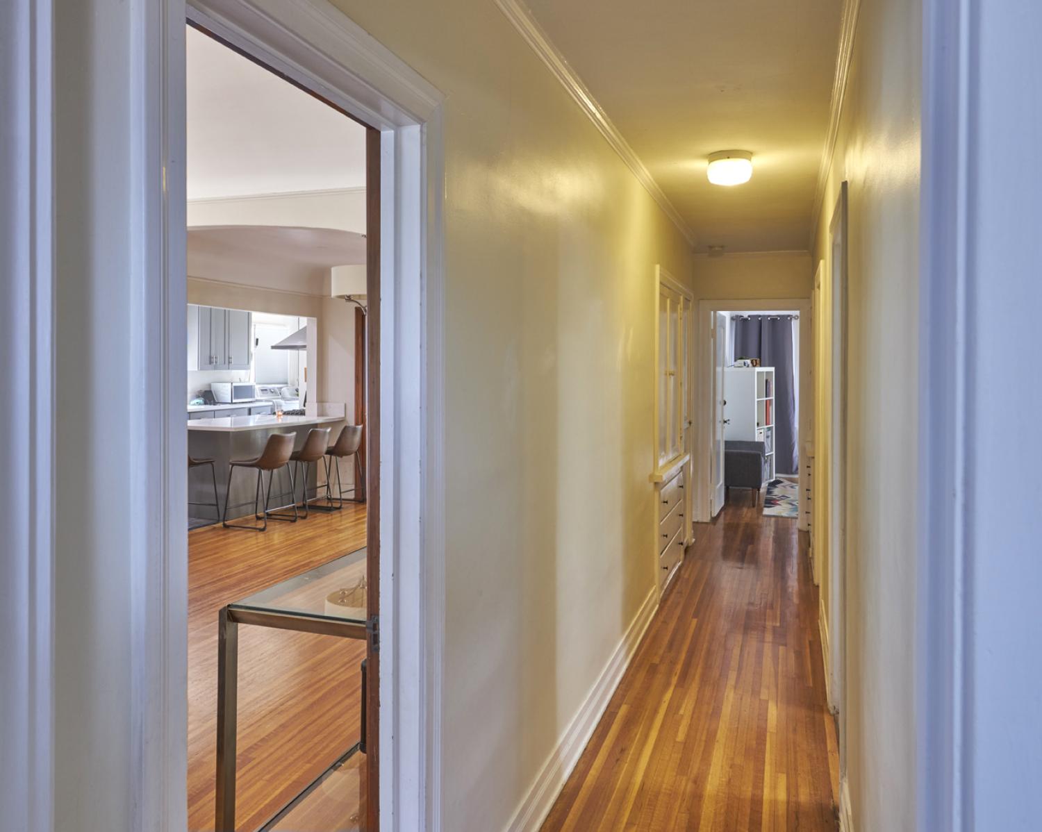 1107 S. Dunsmuir ave Los Angeles Image 2