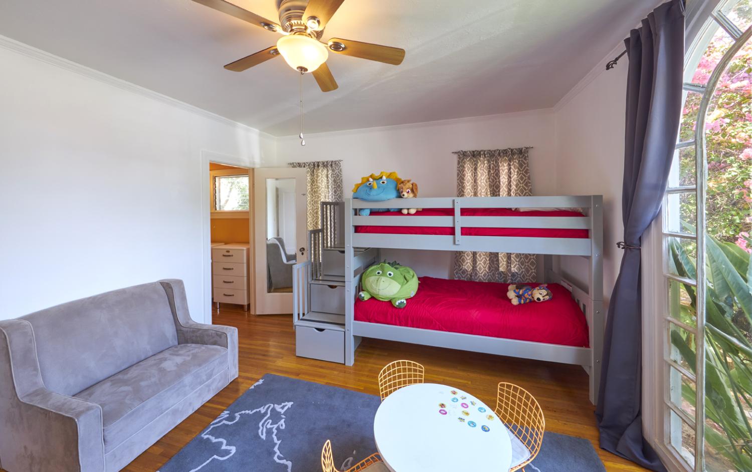 1107 S. Dunsmuir ave Los Angeles Image 3
