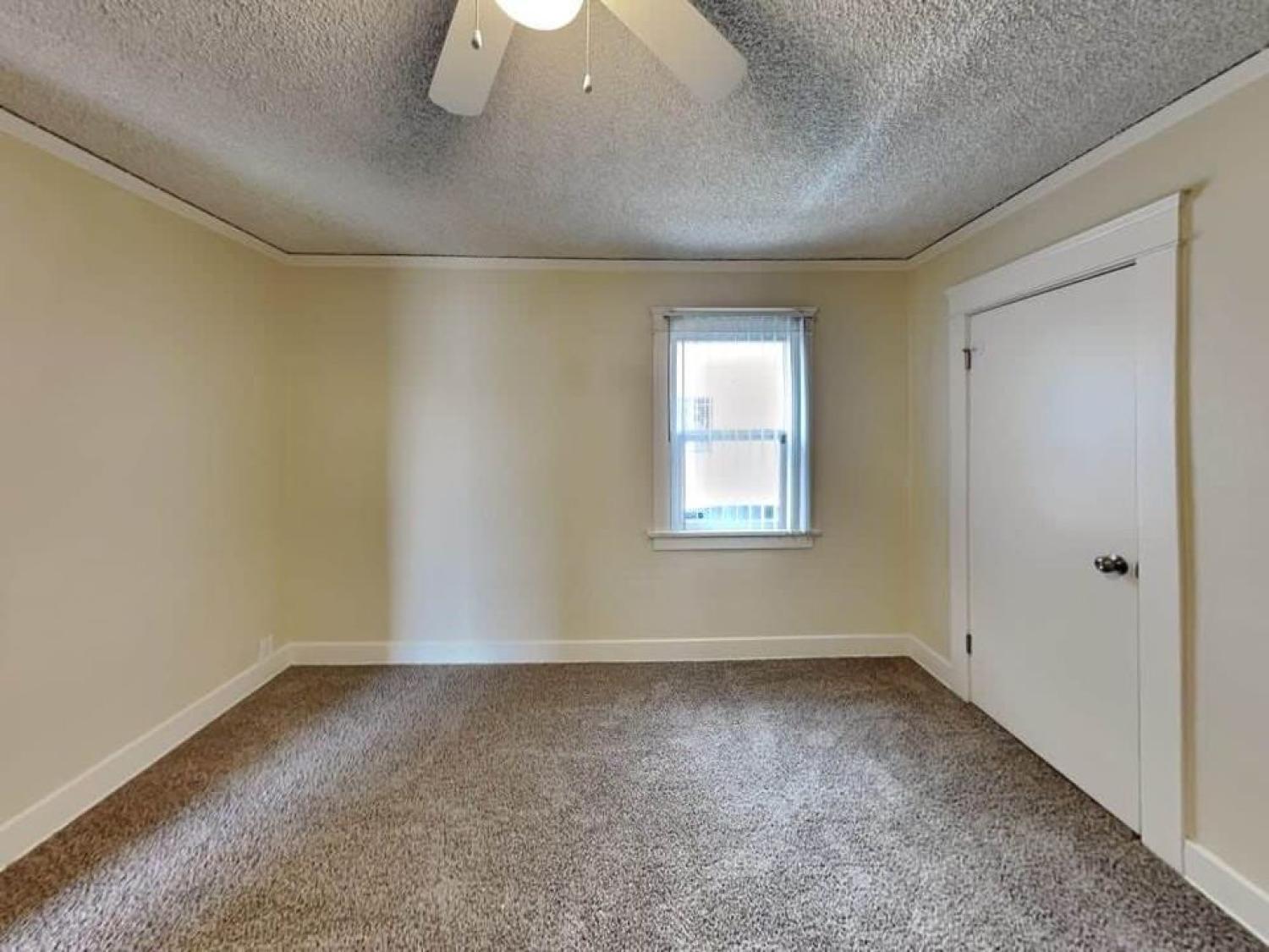 2048 W 65th Pl Los Angeles Image 2