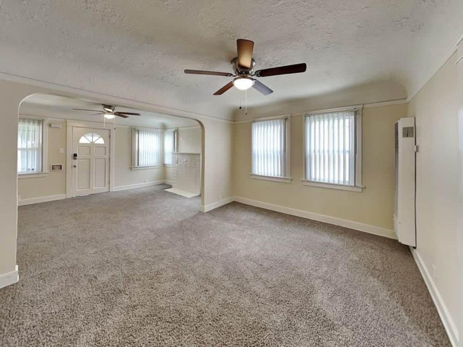 2048 W 65th Pl Los Angeles Image 3
