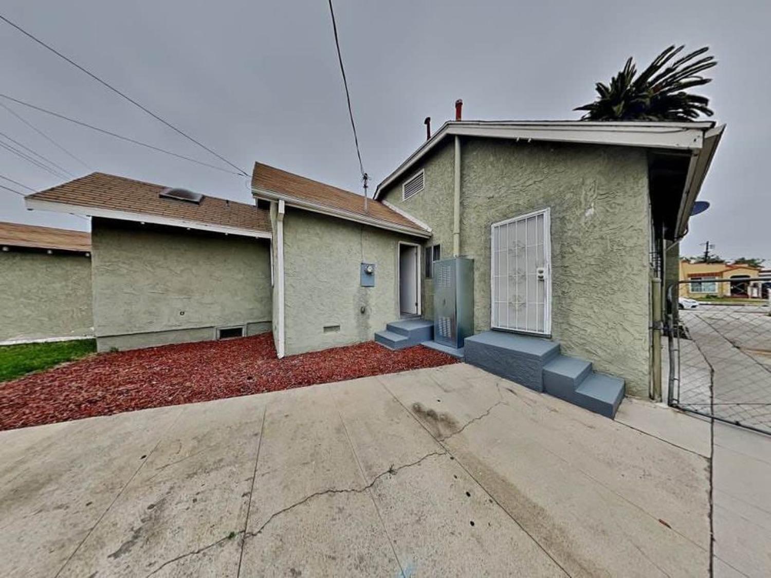2048 W 65th Pl Los Angeles Image 6