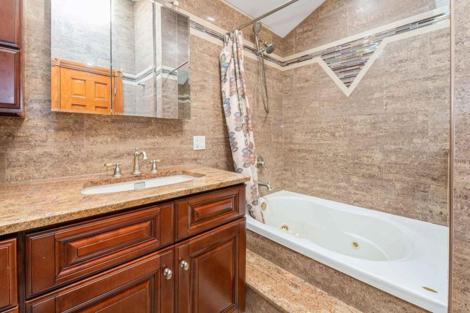 53-33 67th st Maspeth Image 12
