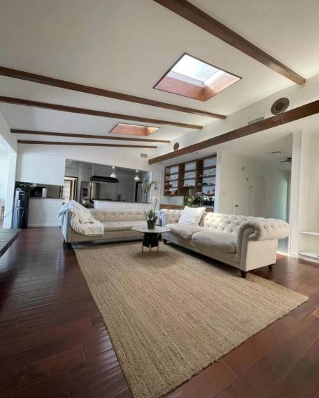 Forbes Ave, Los Angeles, CA, 91406