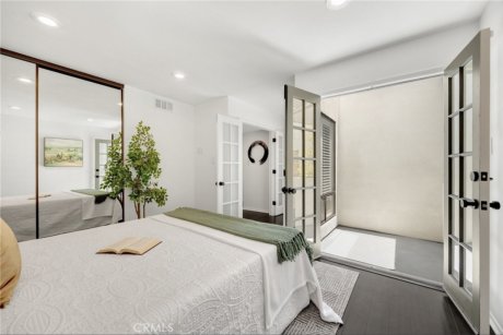 11601 Montana Ave, Los Angeles, CA, 90049