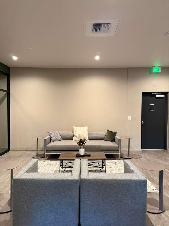 2880 James M Wood Blvd Los Angeles Image 18