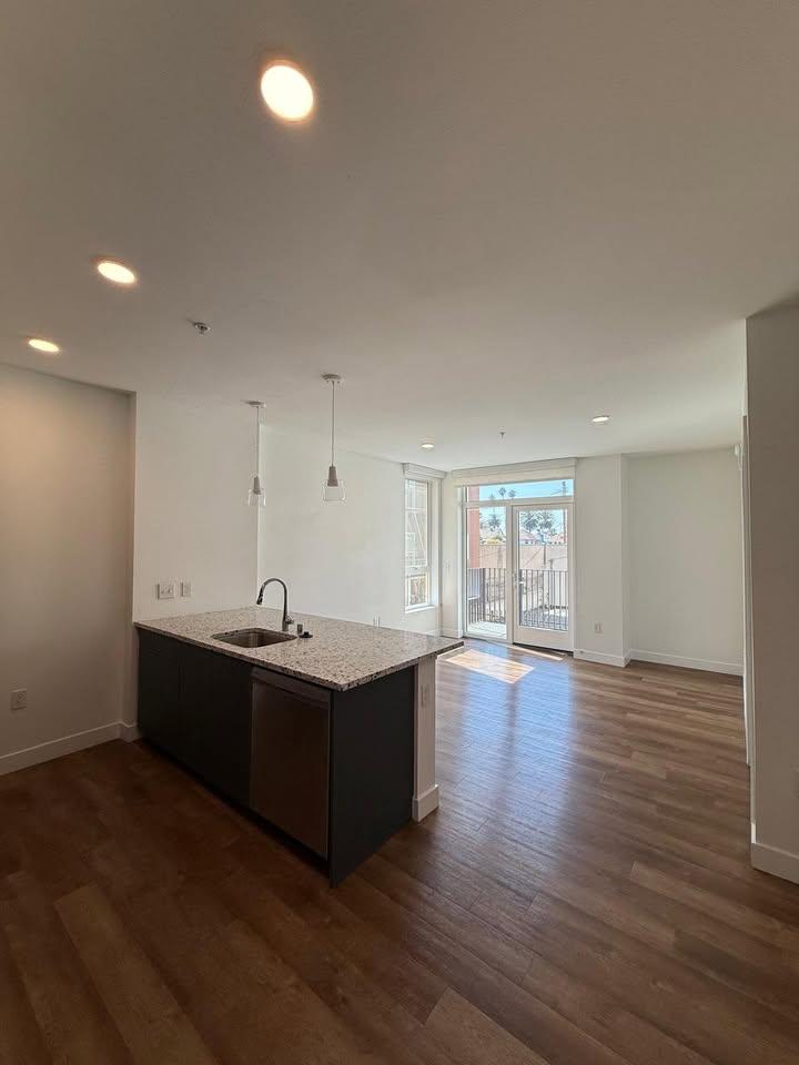 2880 James M Wood Blvd Los Angeles Image 2