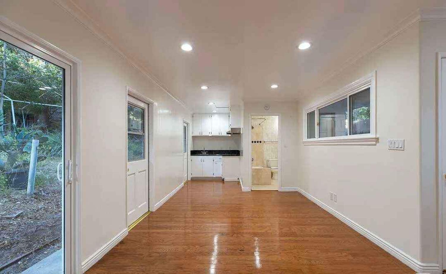 1417 N Vista St #204 Los Angeles Image 4