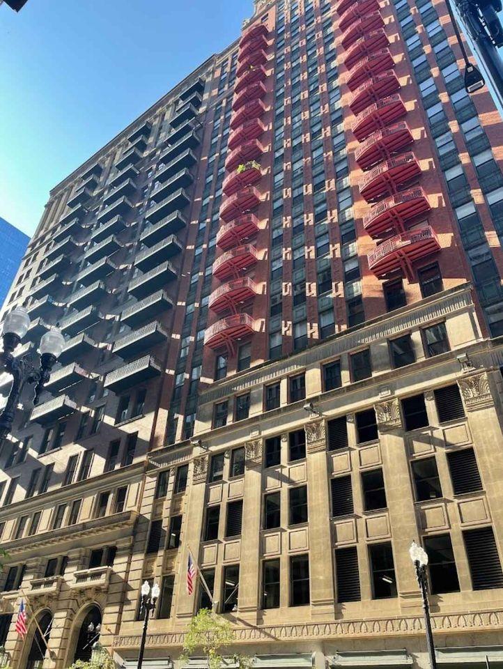 208 West Washington Chicago Image 2