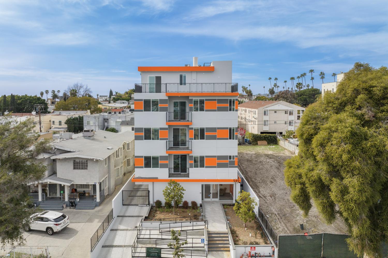 549 N Heliotrope Dr Los Angeles Image