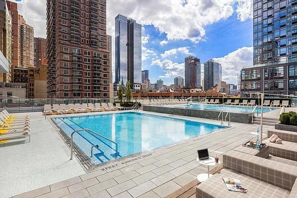 Manhattan, Midtown West, Hells Kitchen New York Image 11