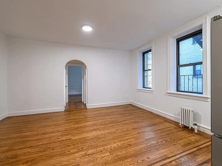 34-50 28th St Astoria New York Image 4