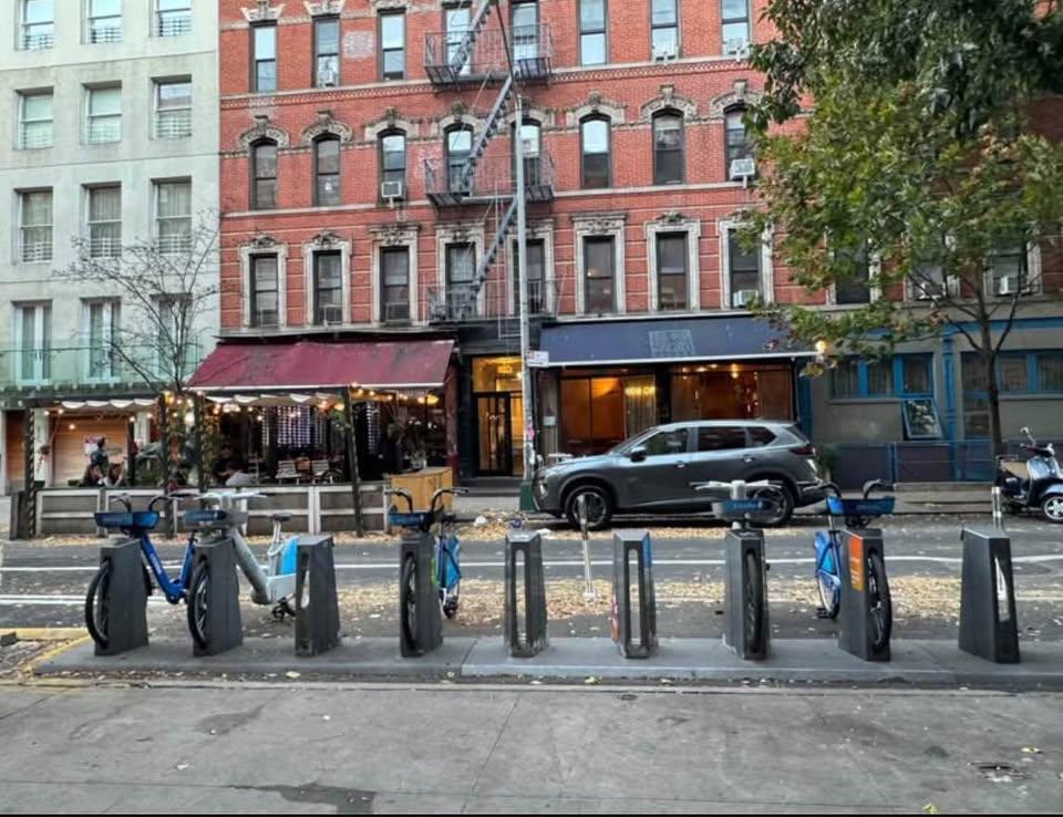 213 E 4th St New York Image 10