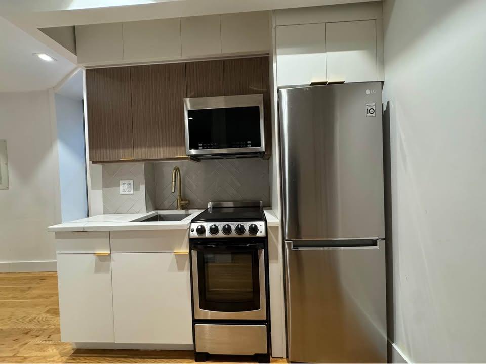 223 E 96th St New York Image 2