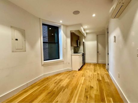 223 E 96th St, New York, NY, 10128